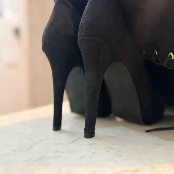 🖤 Torrid Thigh-High Lace-Up Peep Toe Platform Boots – 7.5WW 🖤 - Picture 8 of 10